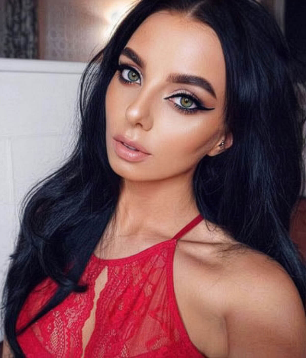 Black half wig hairpiece (3/4 wig), long layers: Aislynn black 1b