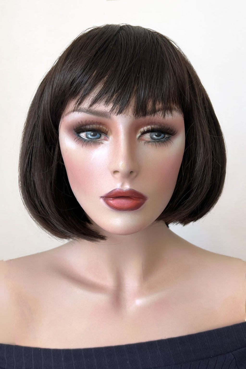 Brown bob wig, chic and stylish: Honour dark brown 4