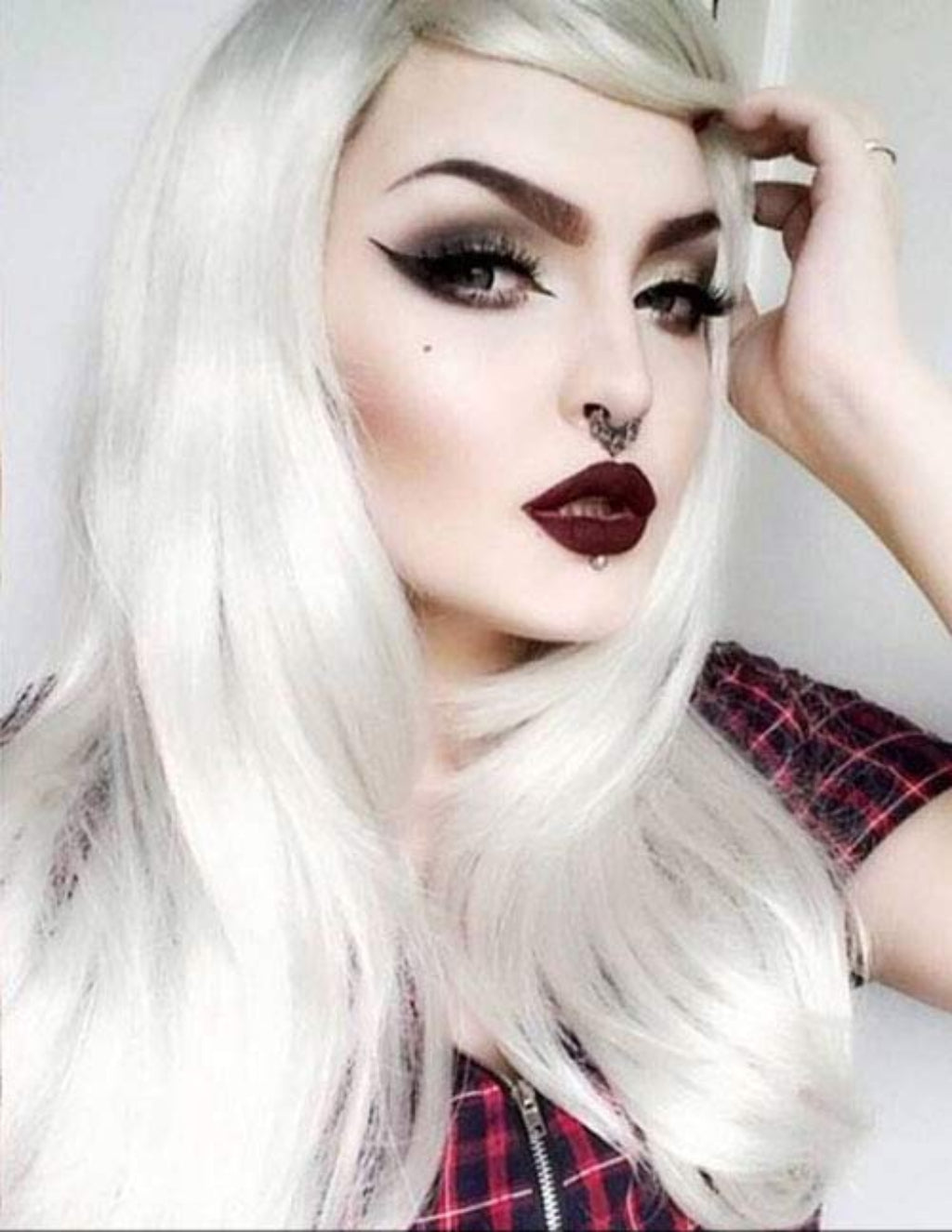 Long silver/grey wig in razor cut, face framing style: London
