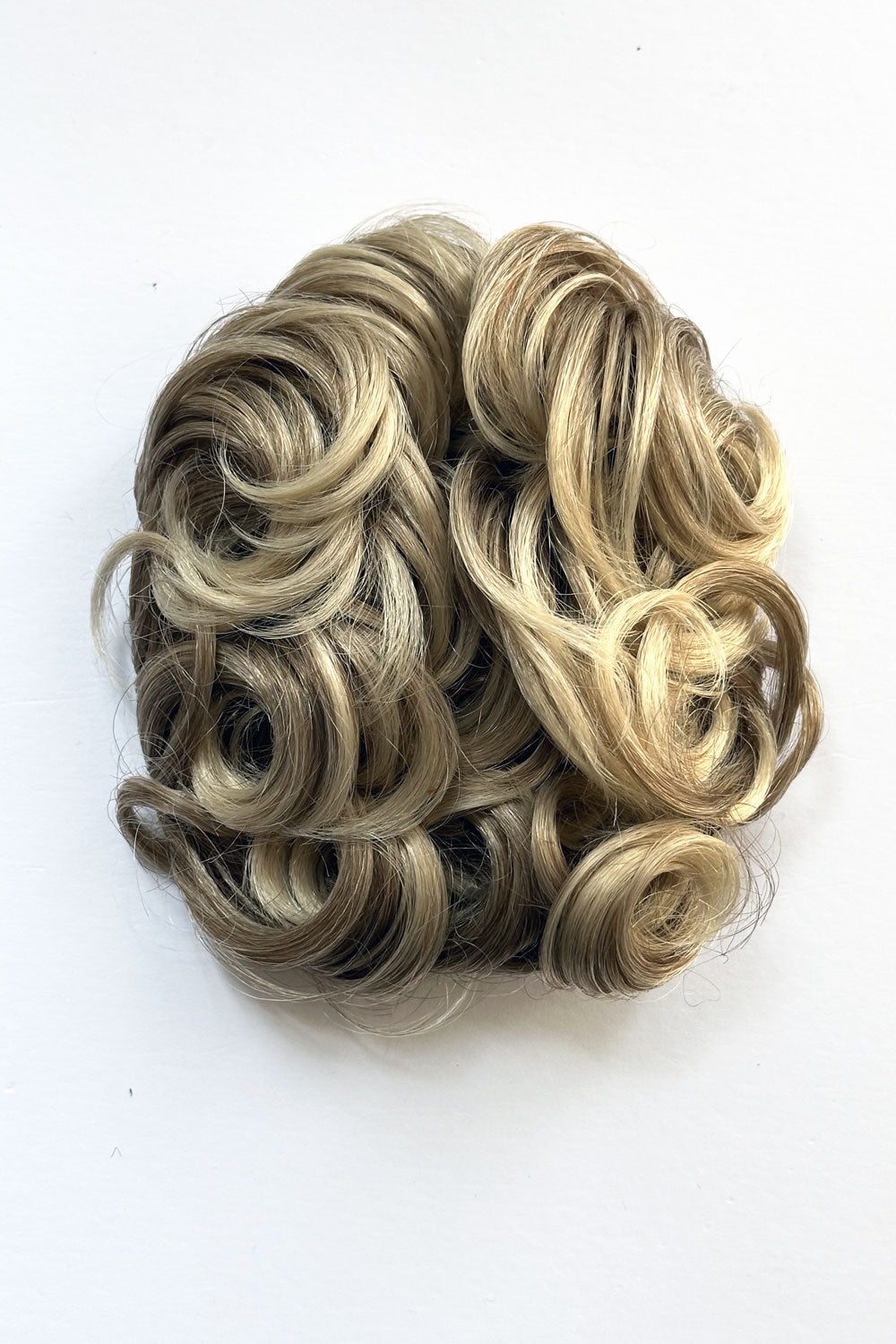 Hair poodle clip-in hairpiece bun vintage style 1950s: Lucille caramel blonde 613T27