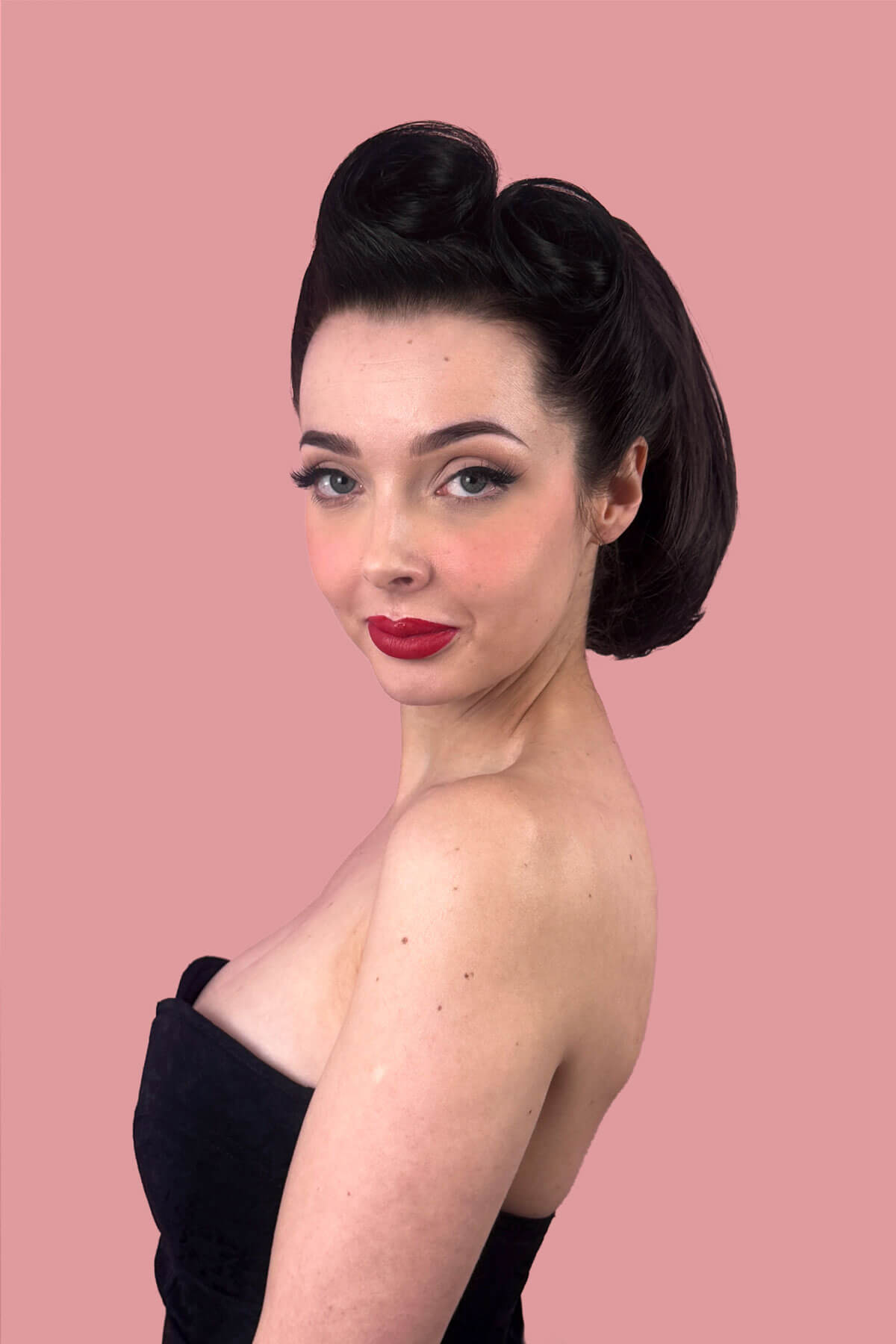 Woman with short ponytail extension hairpiece, straight, full & bouncy: Tanaya brown 4