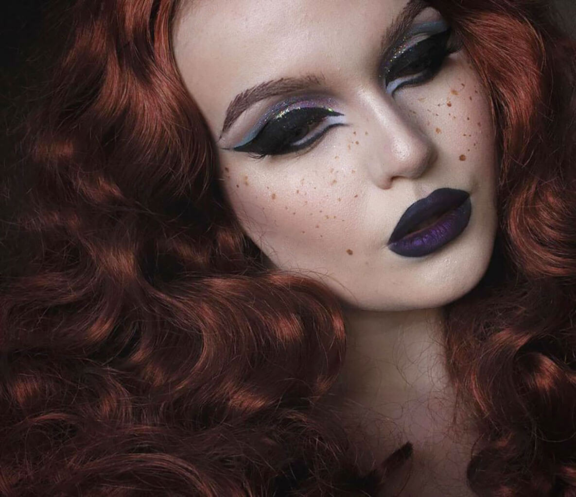 Long copper red wig, with long curls: Porzia