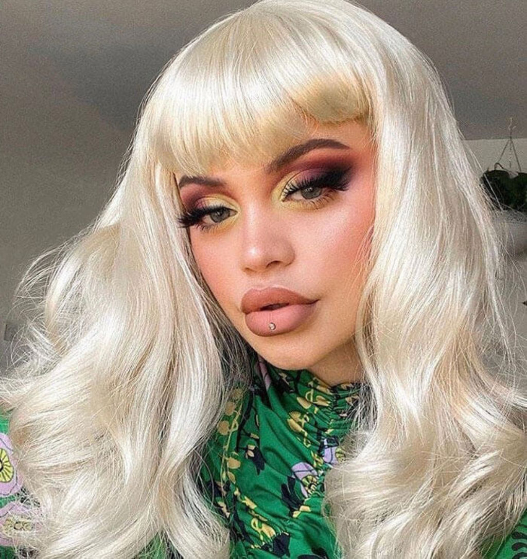 Blonde pinup wig, curled with short fringe, 1950s style: Cora creamy blonde 613