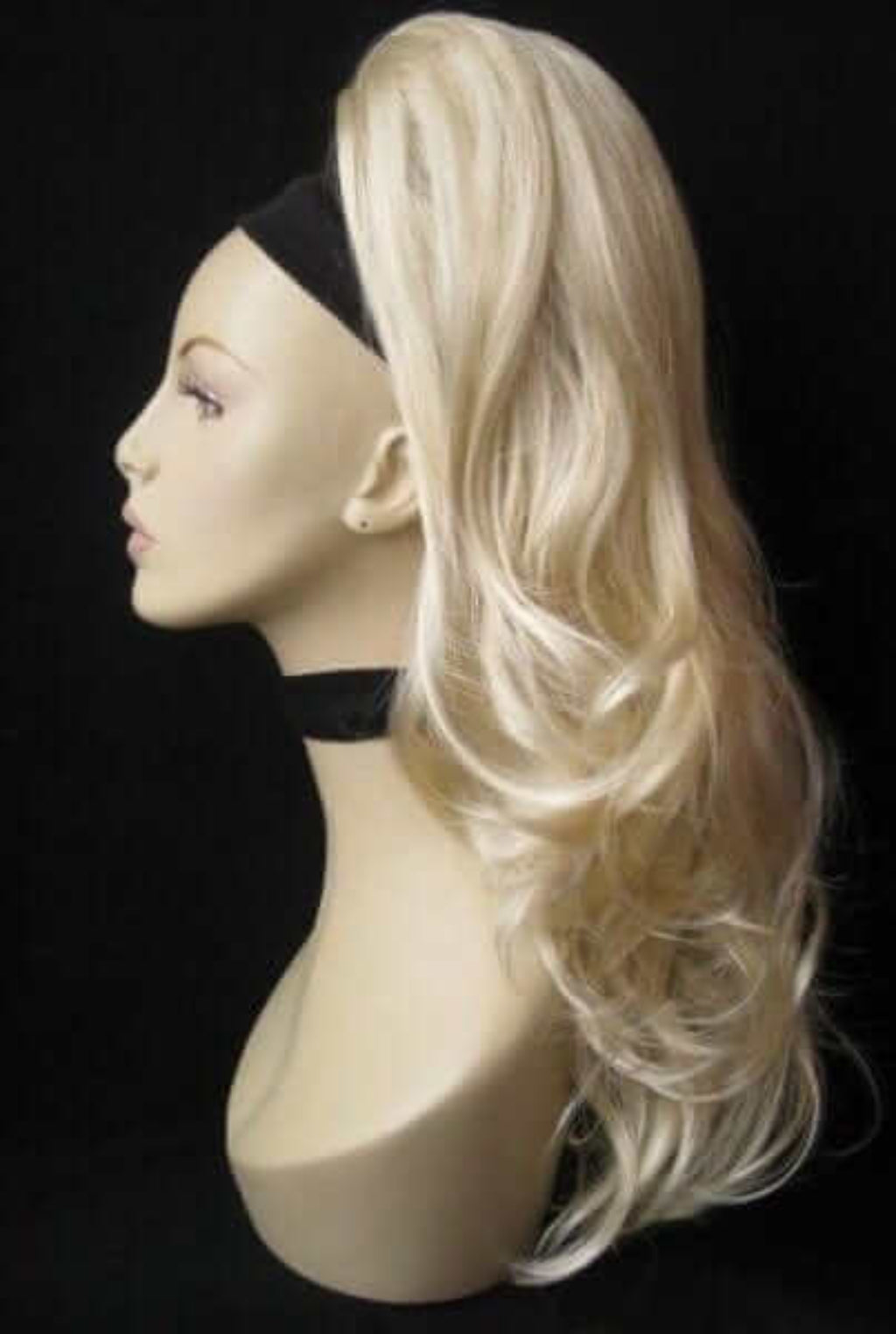 Wavy, long ponytail hairpiece extension: Casey champagne blonde 613