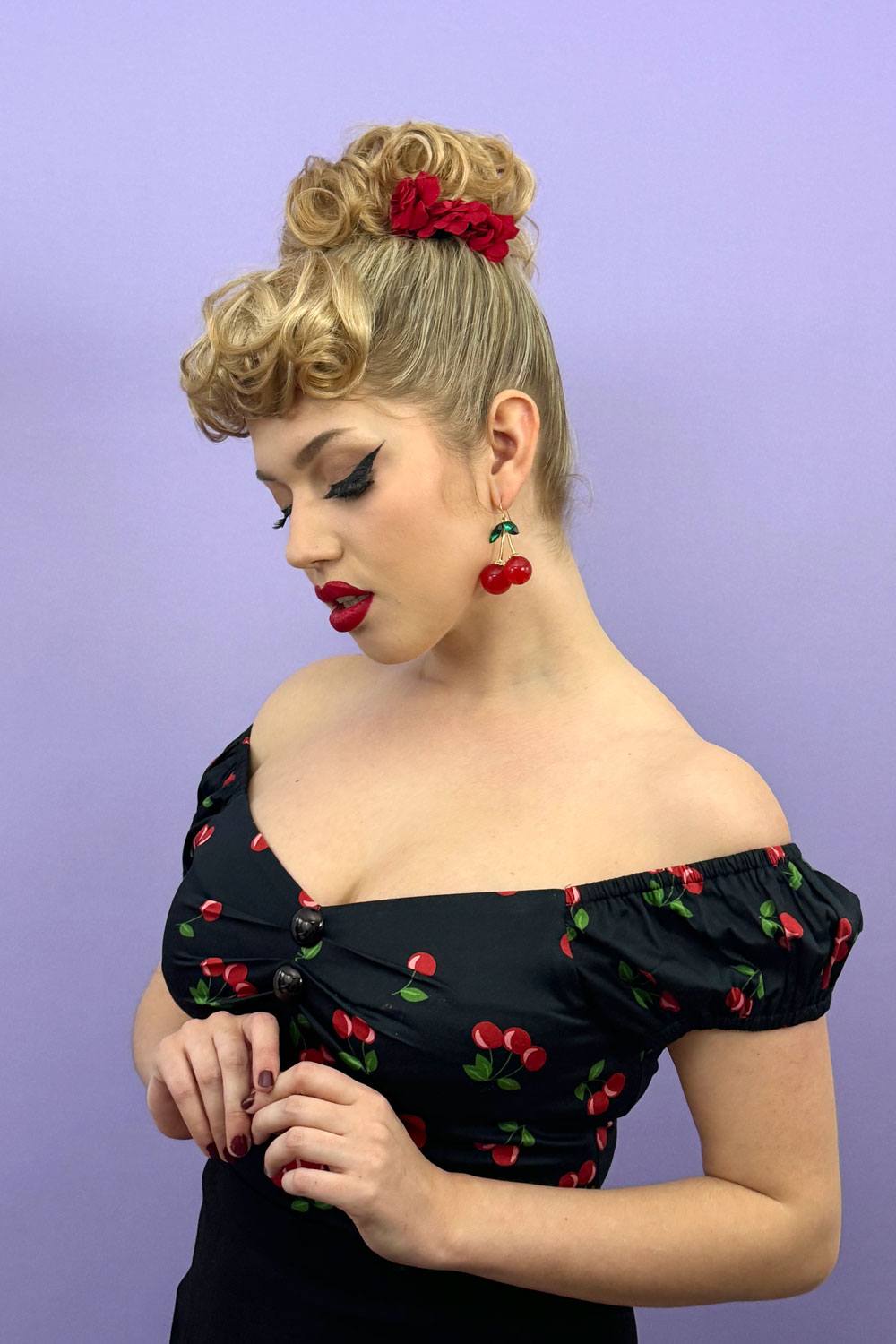 Curly bun hairpiece, rockabilly style: Toni blonde 613T24