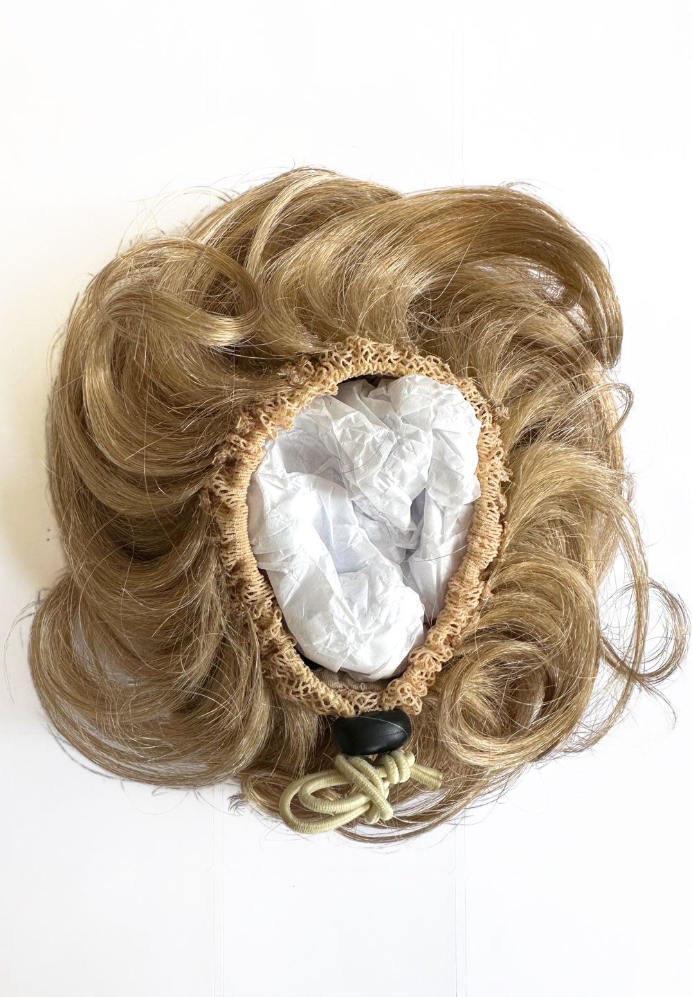 Curly bun hairpiece, rockabilly style: Toni blonde 613T24