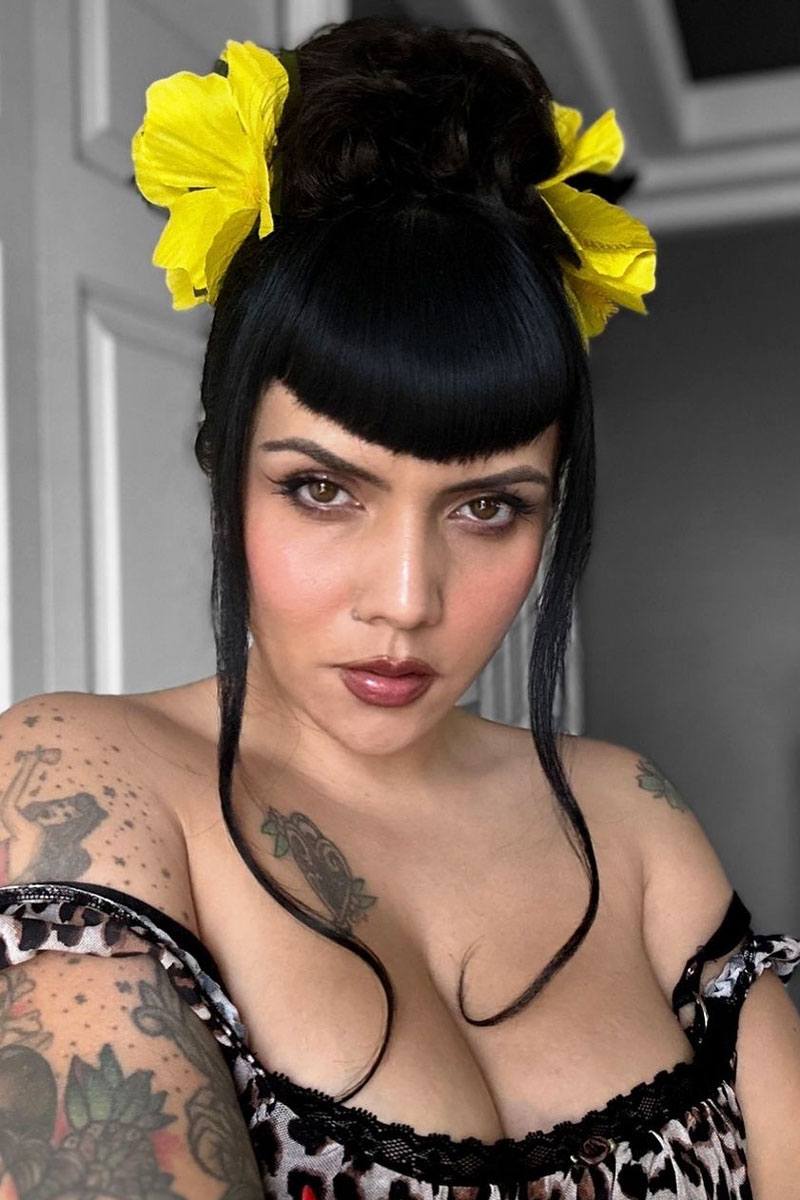 Curly bun hairpiece, rockabilly style: Toni black 1B