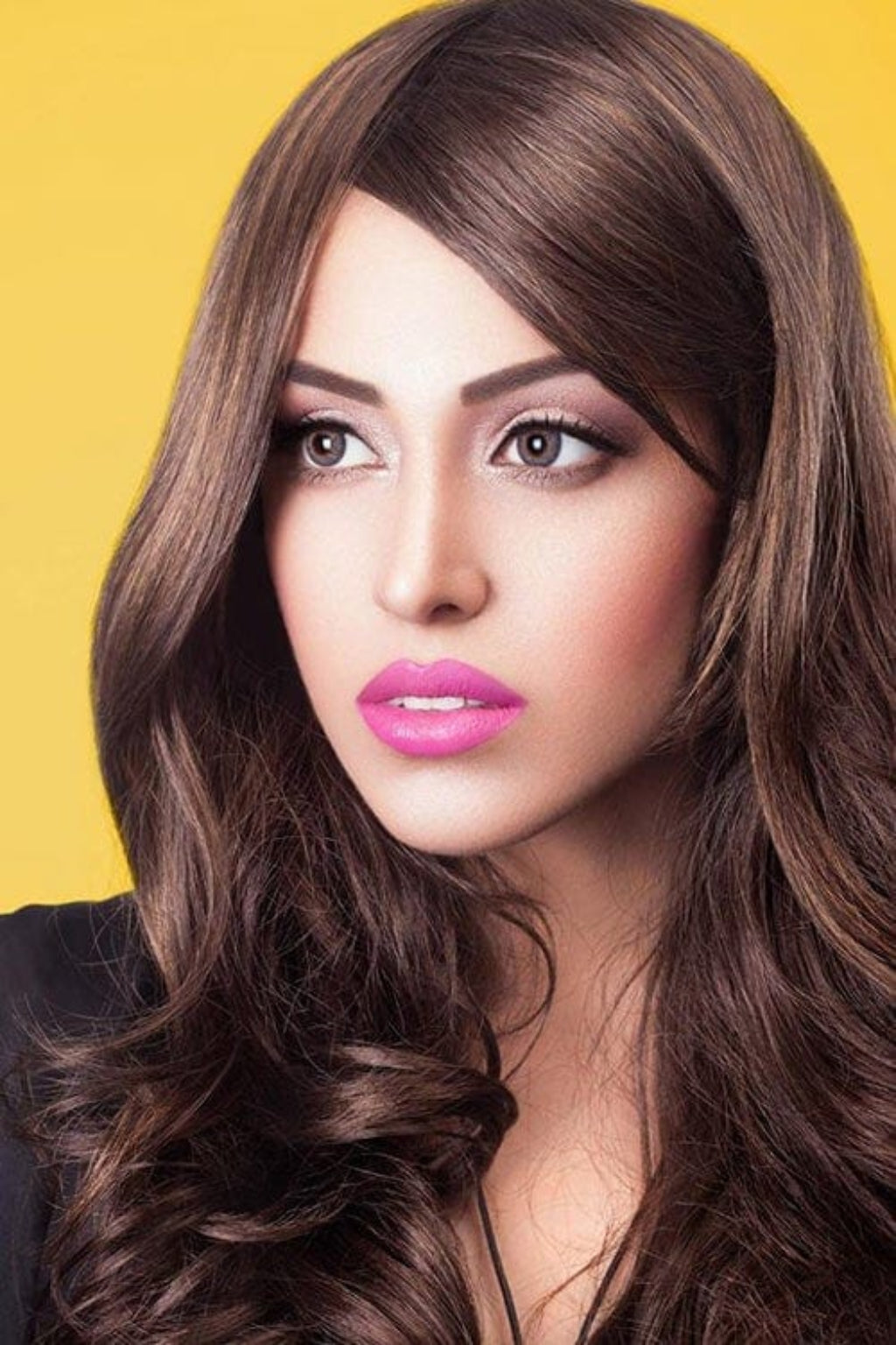 Annabelle's Wigs synthetic wig Long brown wig with gentle waves: Bella