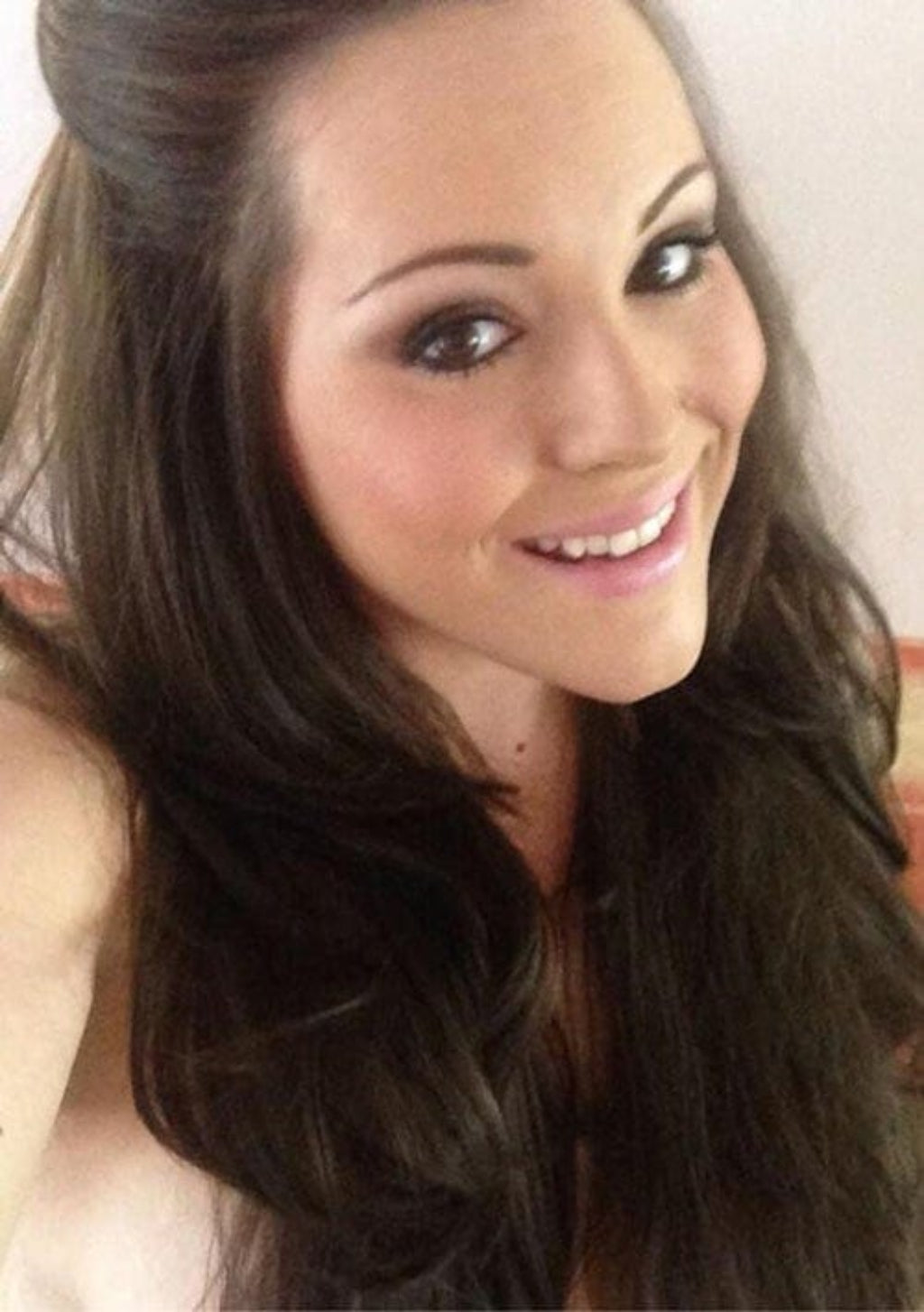 Volume boosting 3/4 hairpiece Volume boosting 3/4 hairpiece, long, wavy, heat styeable dark chocolate brown: Gisele Annabelles Wigs